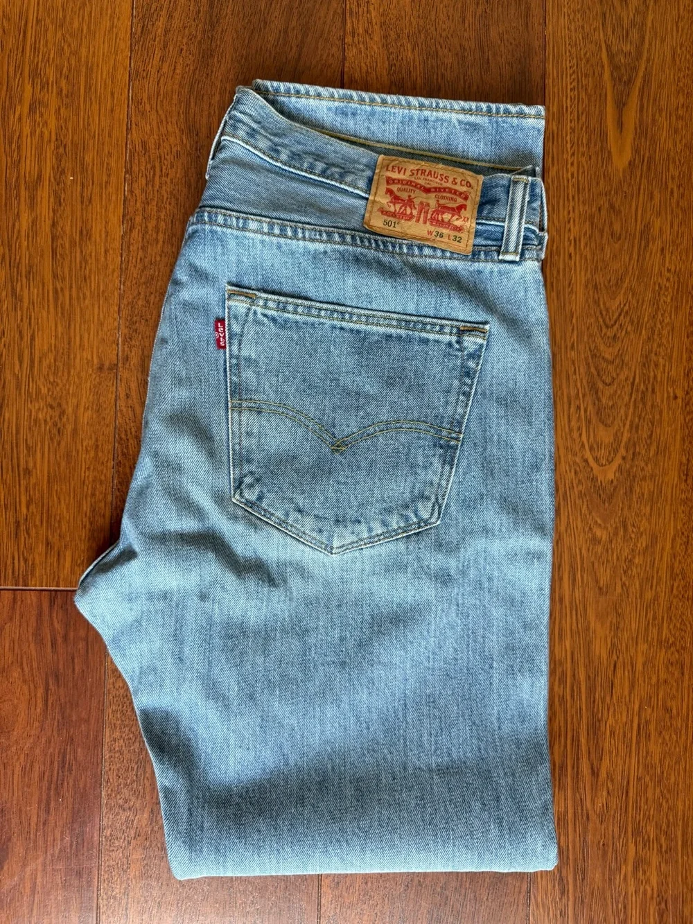 Levi's Men's Light Blue Straight Denim Jeans